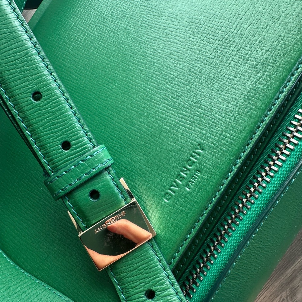 Authentic Givenchy Green leather medium Pandora box bag - Picture 11 of 11